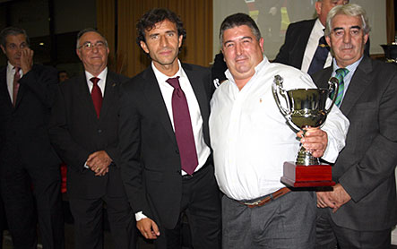 Fernando es felicitado por la FFM por el ascenso a Primera Regional.