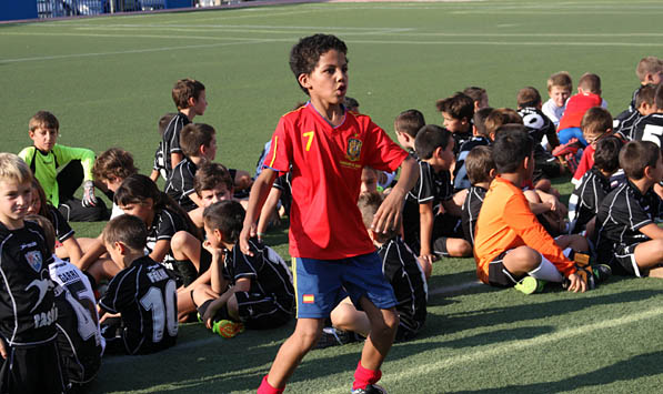 La presentación de prebenjamines y benjamines los pasados días 9 y 10 de septiembre abre una nueva etapa para el fútbol base de la EDM.