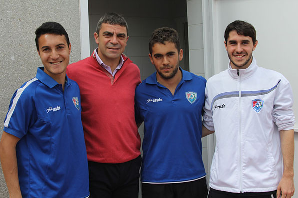 Manolo Sanchís, con David González, Juanjo López y Migueatl Guevara