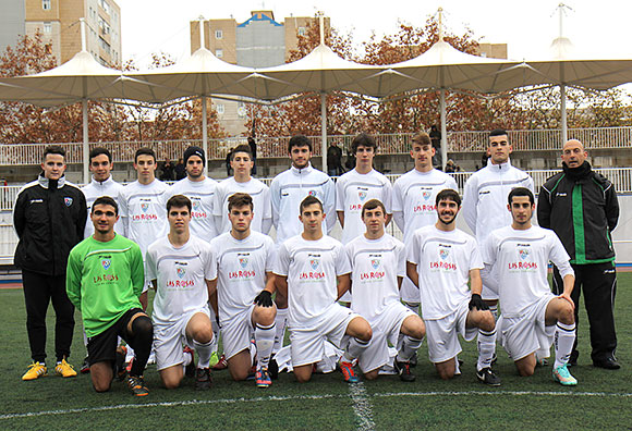 Juvenil A Temporada 2014-15 Pablo agachado tercero a la derecha.