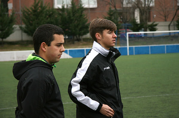 Borja Herranz y Álvaro Velasco son los dos jóvenes técnicos del Alevín A de la EDM.